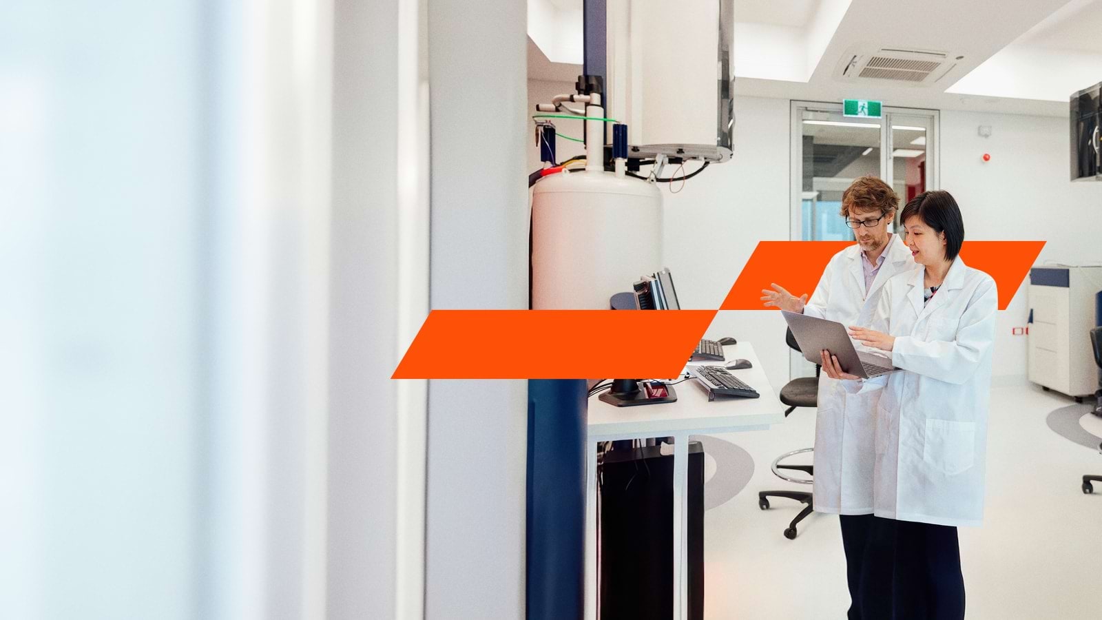 Man and woman in a lab