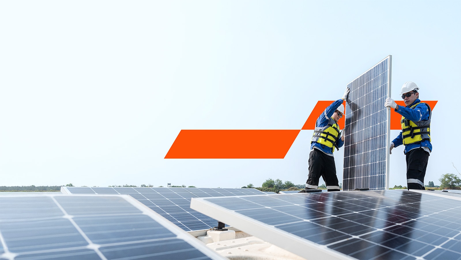 Men installing solar pannels